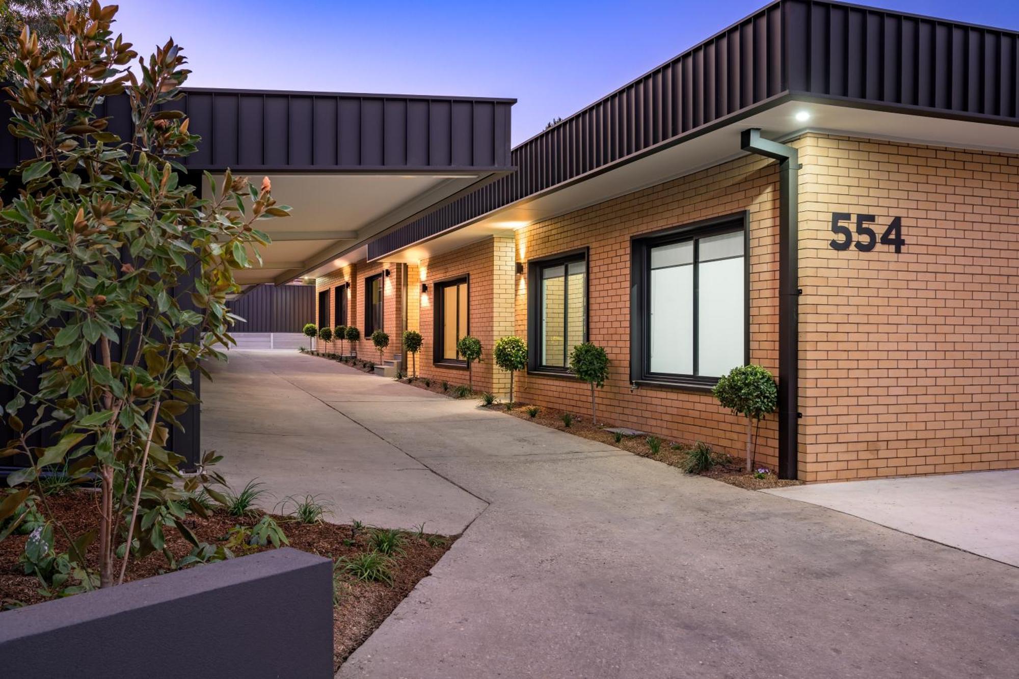 Elegant Escape On Thompson Apartment Albury Exterior photo